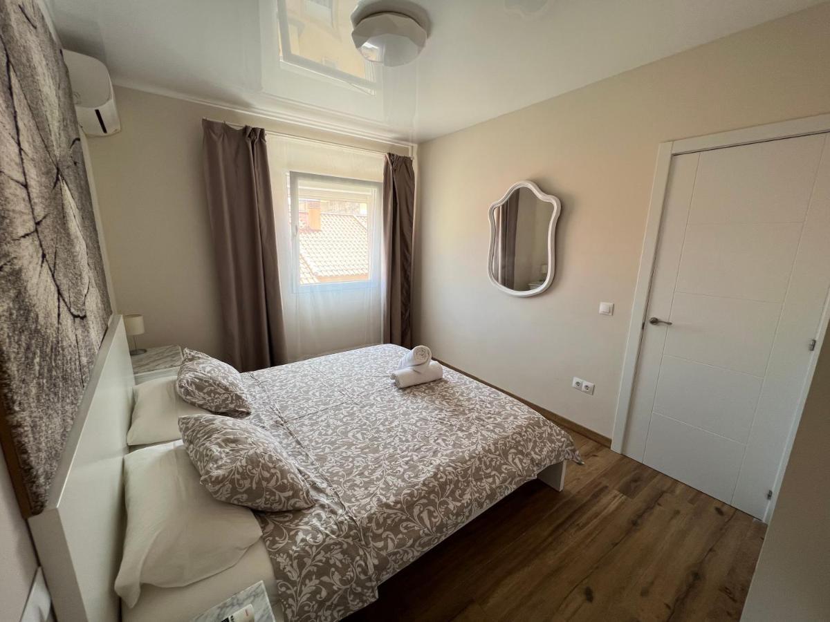 Genuar Apartments Malaga Center. Free Parking Kültér fotó