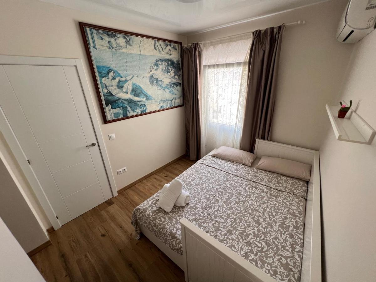 Genuar Apartments Malaga Center. Free Parking Kültér fotó