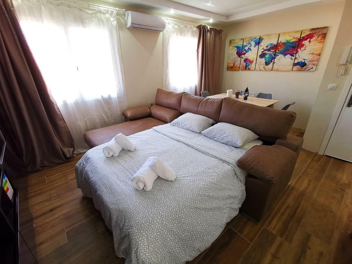 Genuar Apartments Malaga Center. Free Parking Kültér fotó